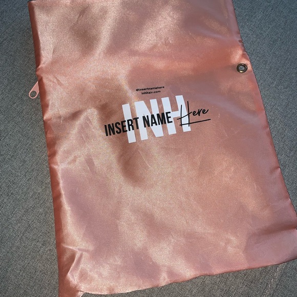 LIANEV X INH Mid-Length Soft Curls Ponytail Extension in Jet Black - Picture 6 of 6